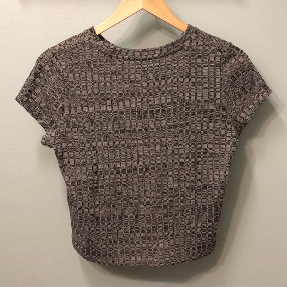 Gray top - Picture 2 of 4